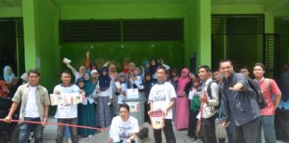 Aksi Peduli Sampah Mahasiswa FEBI