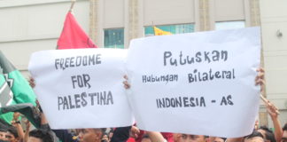 Kecam Amerika Serikat, Mahasiswa Geruduk Kantor Uniplaza
