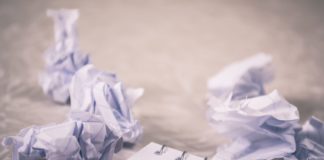 Karena Kertas Aku Bertahan