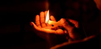 Sudahkah Kita Menjadi Lilin Kecil untuk Pendidikan?