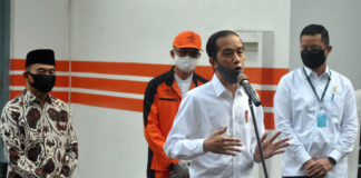 Jokowi: Masyarakat Harus Sadar Membatasi Diri