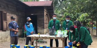 Kelompok 194 KKN-DR UIN SU Lakukan Penyemprotan Disinfektan