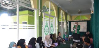 KKN-DR Kelompok 8 UIN SU Adakan Lokakarya Desain Grafis
