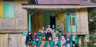 Kelompok 107 KKN-DR UIN SU Adakan Kunjungan ke Rumah Tokoh Adat