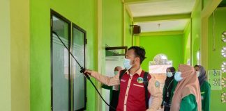 KKN-DR Kelompok 108 UIN SU Laksanakan Penyemprotan Disinfektan