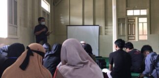 Hari Pertama PJTLN, LPM Suara Kampus Sajikan Materi Indepth Reporting