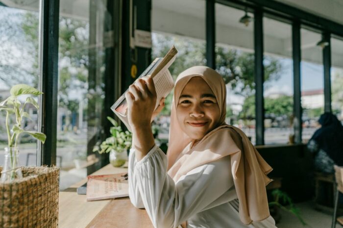 Lima Rekomendasi Buku yang Cocok Kamu Baca Saat Terpuruk, Minimal Sekali!