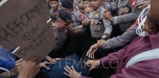 Aksi Tidak Tahu Batas, Mahasiswa Terinjak, Demokrasi Tercemar