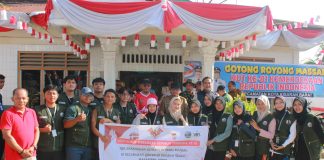 Sambut HUT ke-81 RI, KKN UIN SU Adakan Gotong Royong Massal